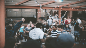Why Some Online Games Feel Like Hanging Out With Mates and Others Just Don’t